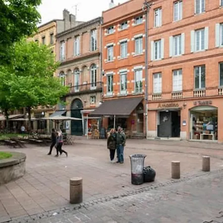 Lovely In The Heart Of Toulouse